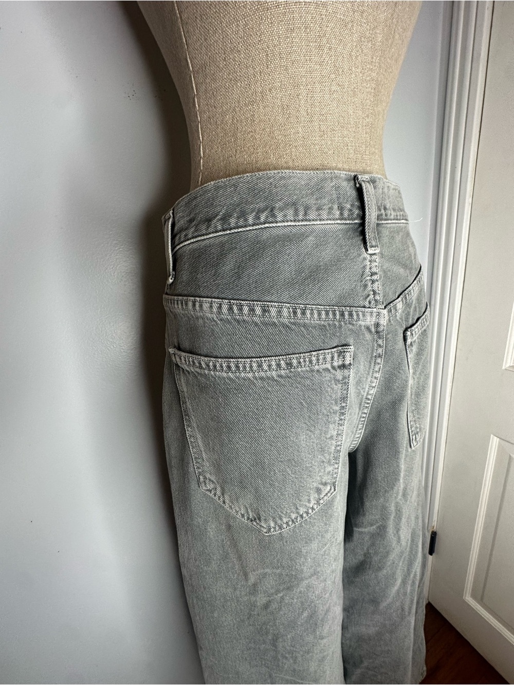 Agolde Kristen high-rise wide-leg jeans in a grey faded 'Dollar' wash - Picture 6 of 15